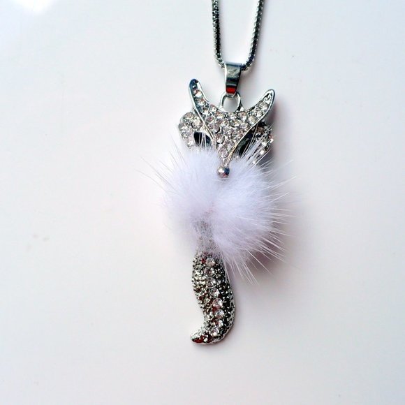 ❤️ NEW Silver Rhinestone Fox 2 Part Necklace With White Feathers Movable Tail - Picture 2 of 10